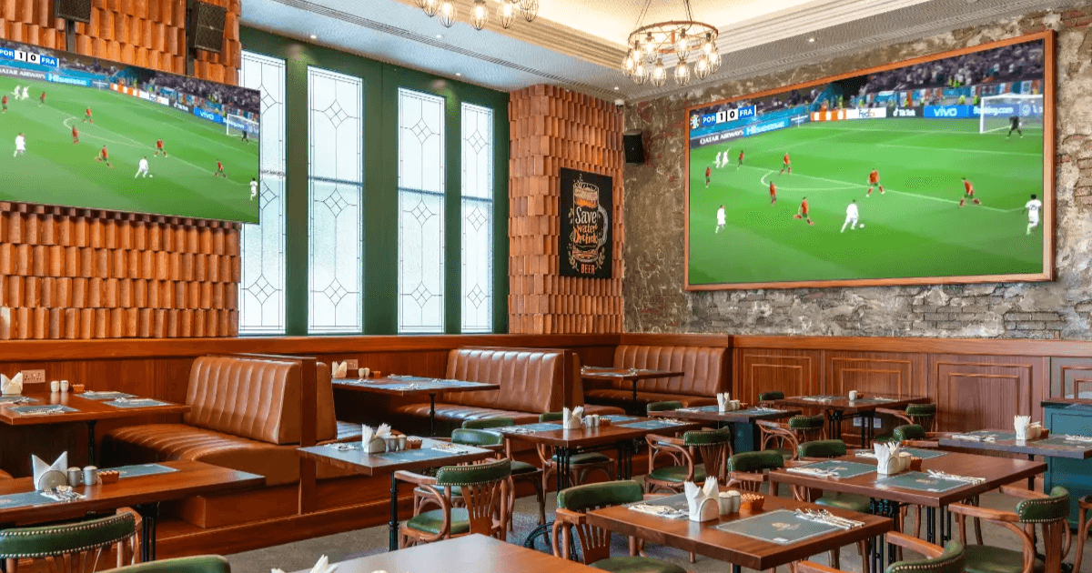 crown & lion interior