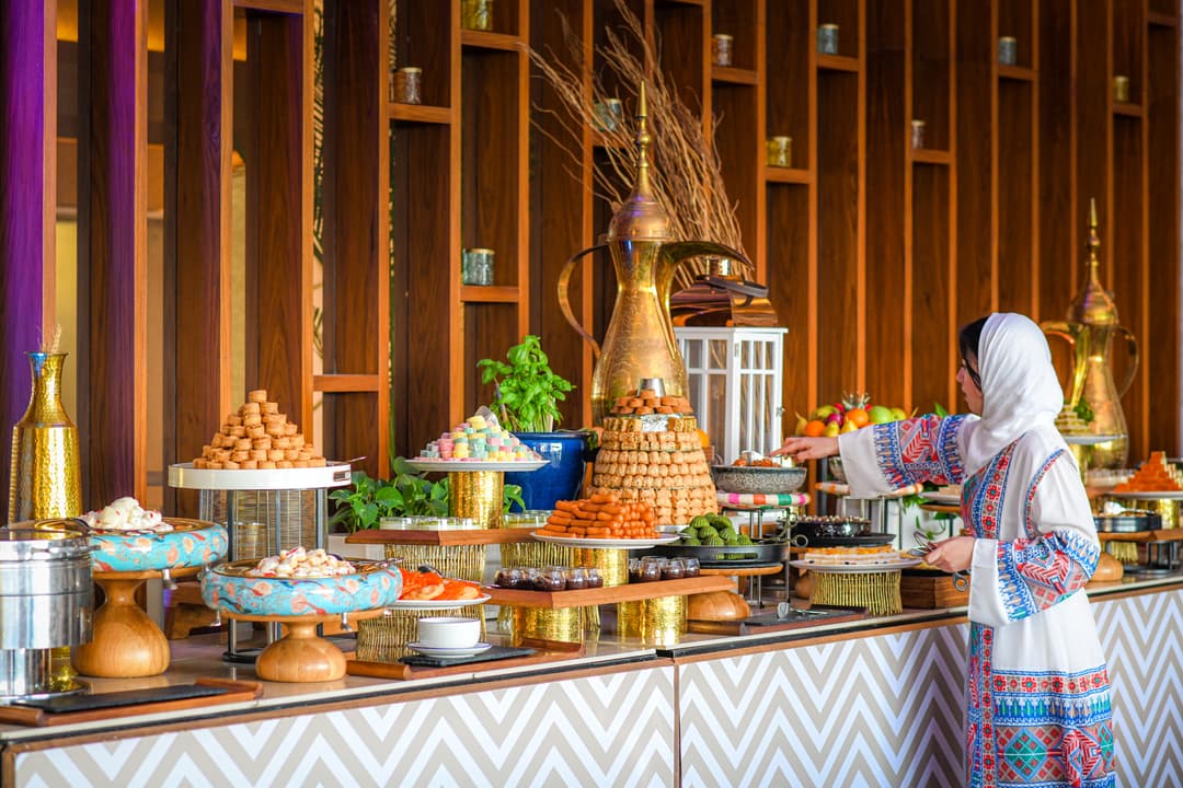 Unwind, Dine & Savor the Moment