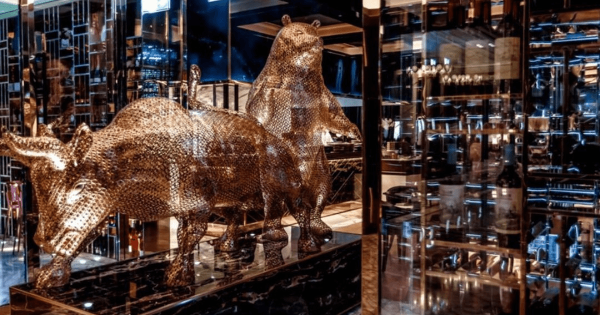 bull & bear's interior decoration