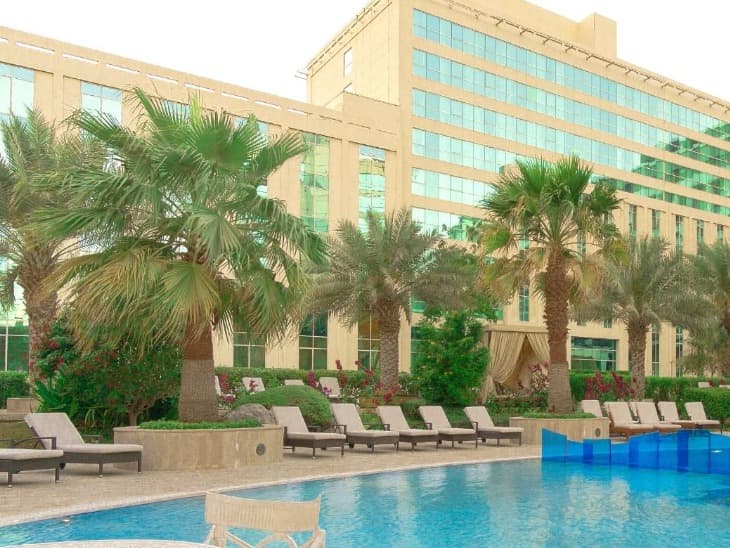 Oasis Pool Bar (Garhoud) photo