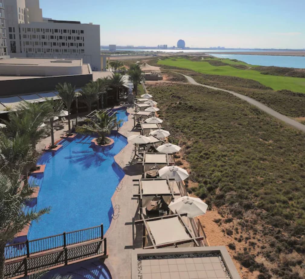 Radisson Blu Hotel, Yas Island - Pool photo