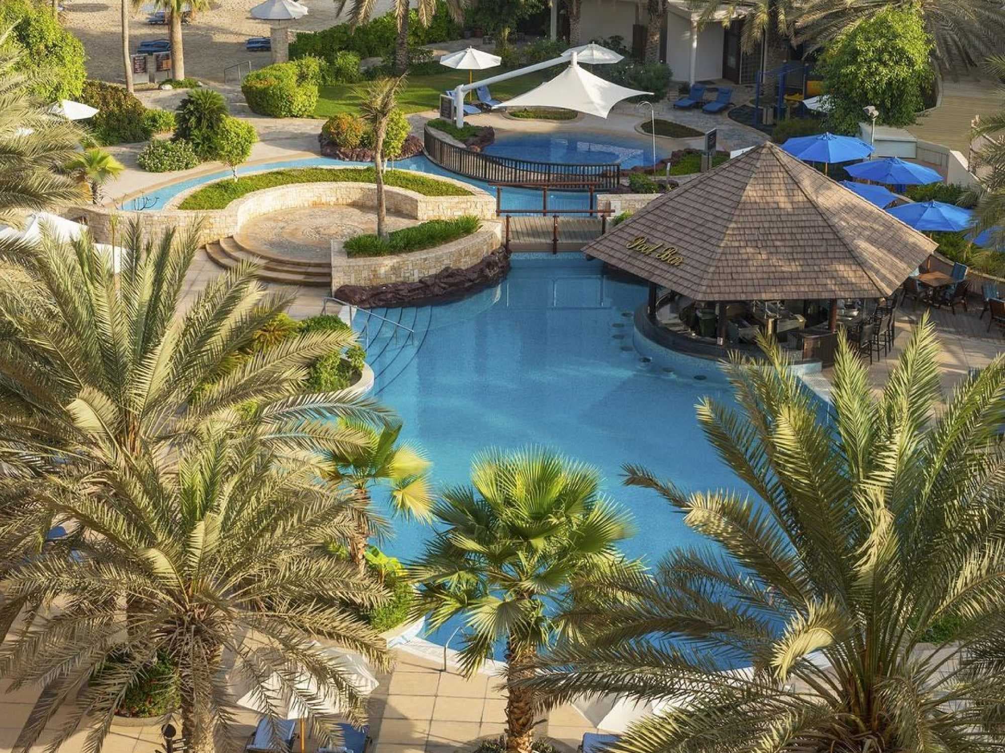 Sheraton Abu Dhabi Hotel & Resort - Pool photo