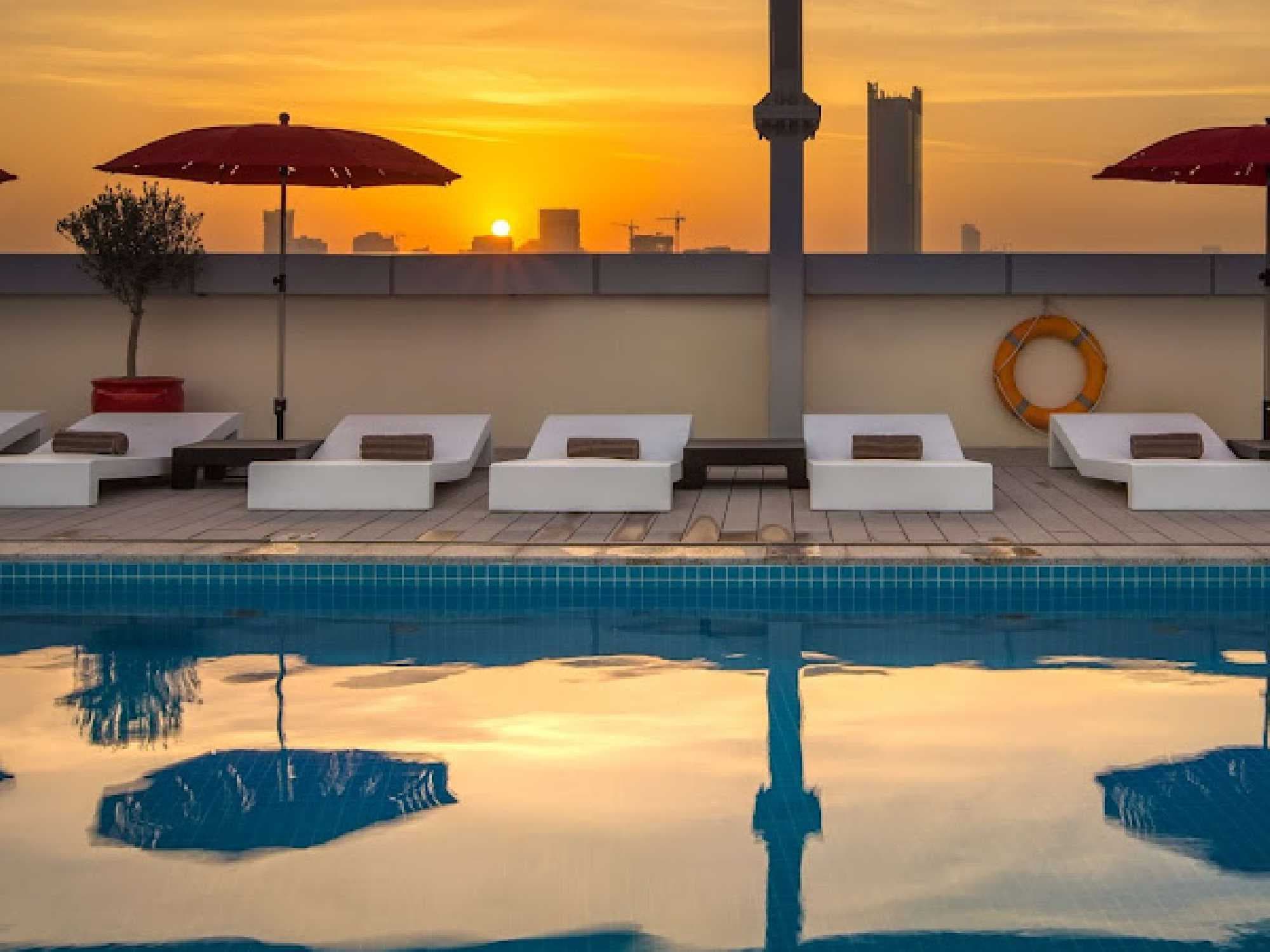 Park Inn by Radisson Dubai (Motor City) - Pool photo
